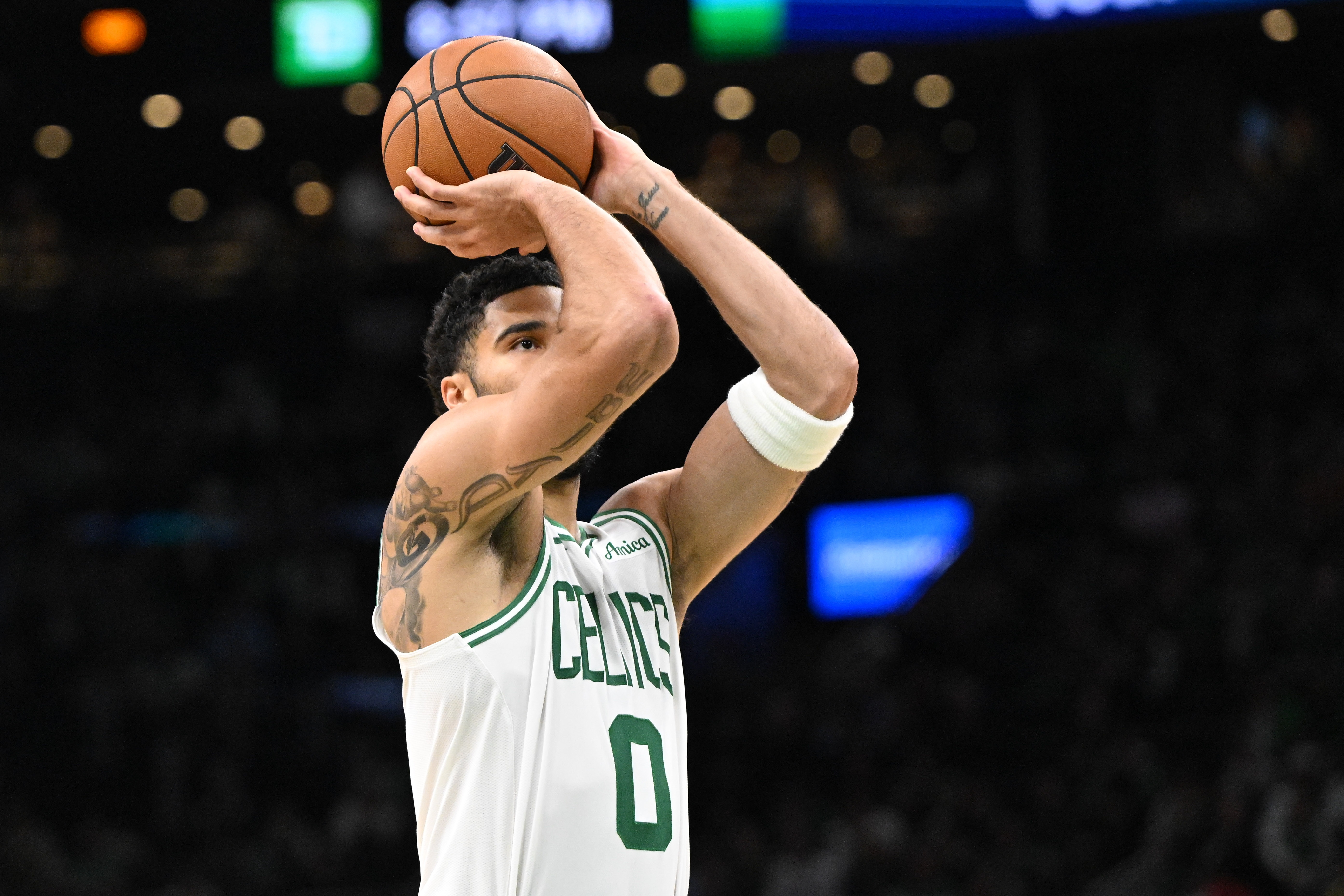 华体会官方入口-塔图姆生涯第34次单场30+5+5+5三分 前锋里仅次于詹姆斯