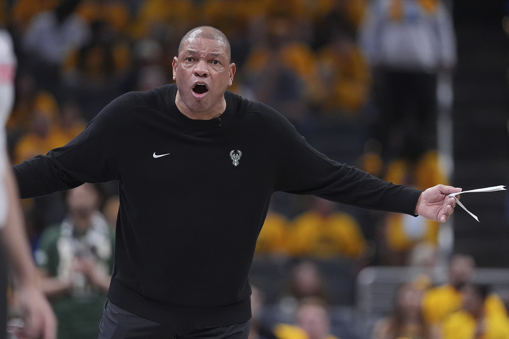 华体会官方网站-曾大打口水仗！Shams曾爆料里弗斯对更衣室失控 老里回怼想念Woj